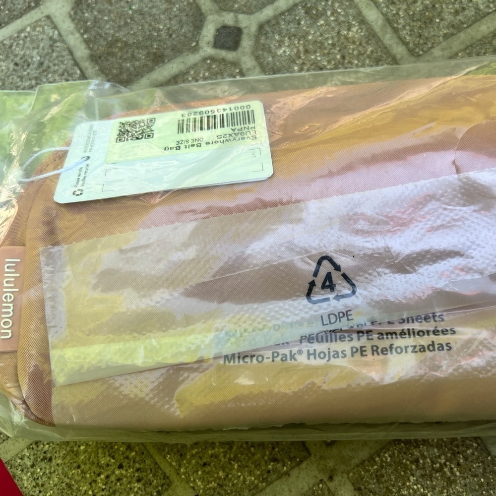 NWT Sealed Limited Release Pink Pastel Everywhere Bag - Picture 2 of 6